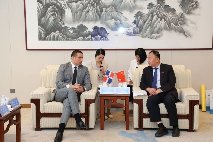 Dominican Ambassador to China Visits Qingdao Binhai University to Deepen Educational and Cultural Ties